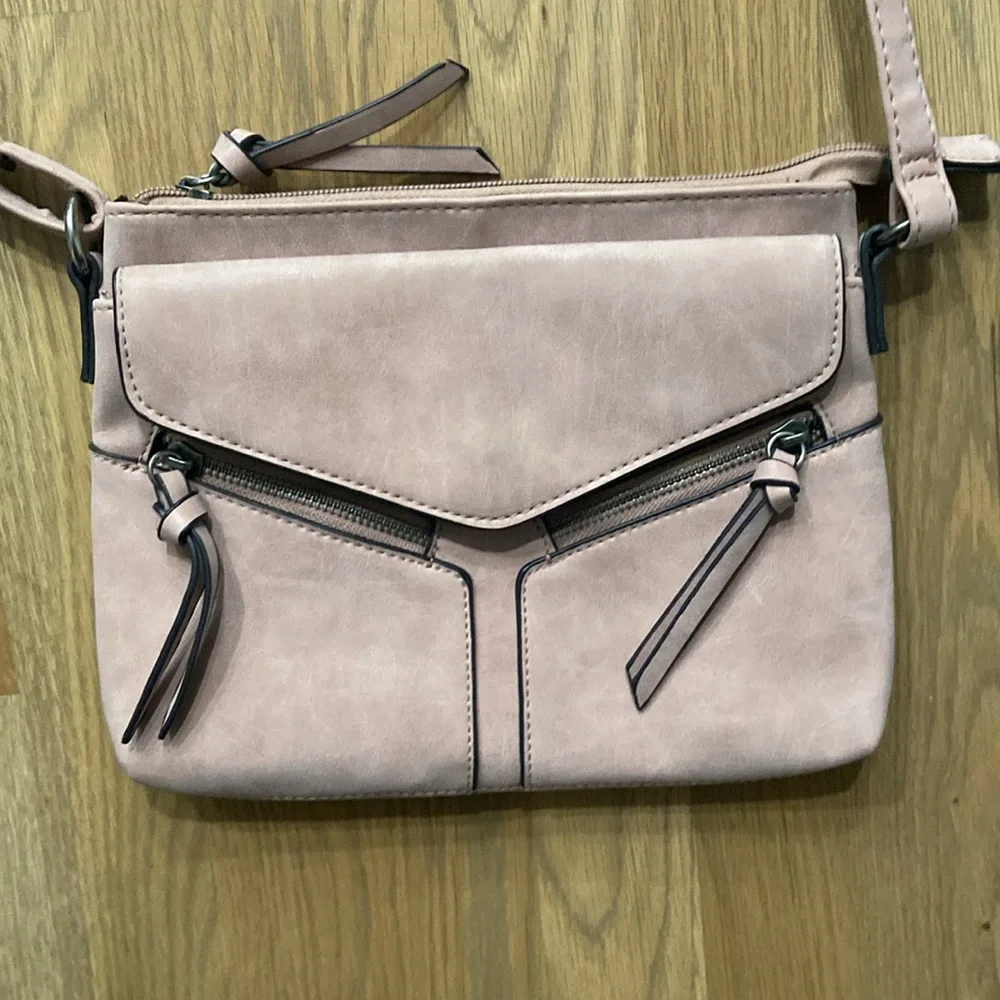 American Eagle Outfitters Women’s Pink Zipper Crossbody Purse Bag